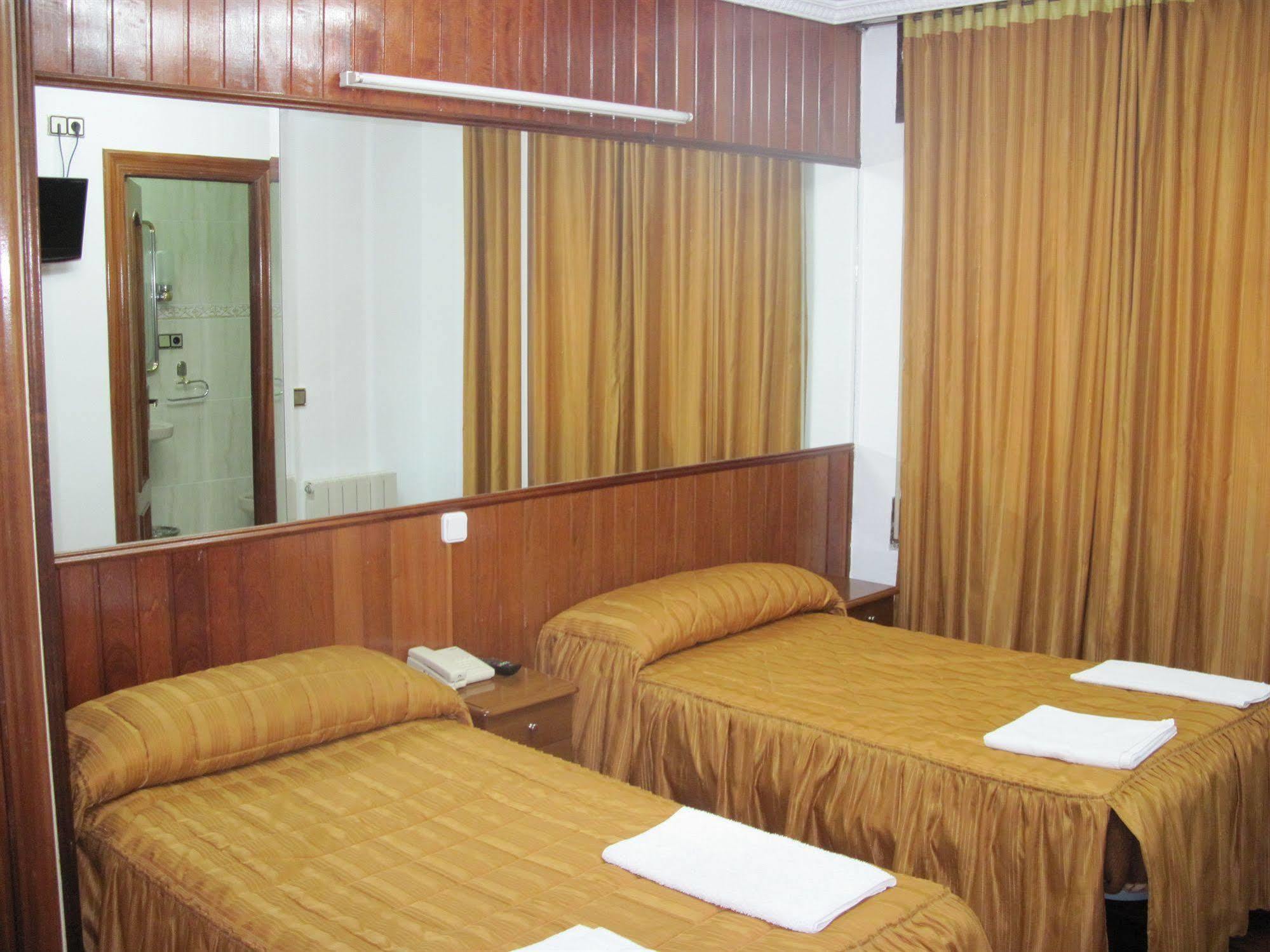 Hotel Antoyana Santander Exterior photo